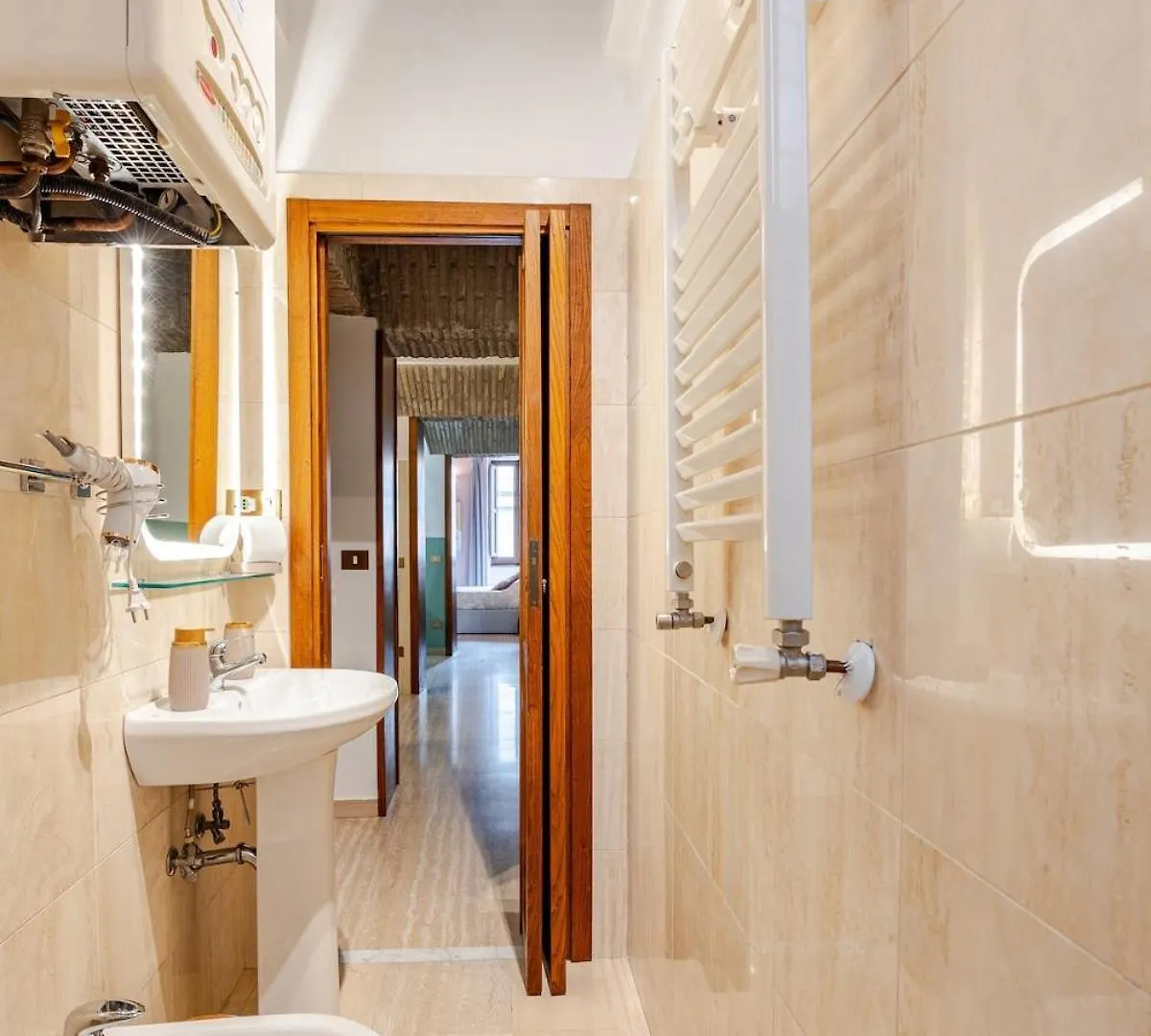Suite Metro Cavour 200M Coliseum Rome